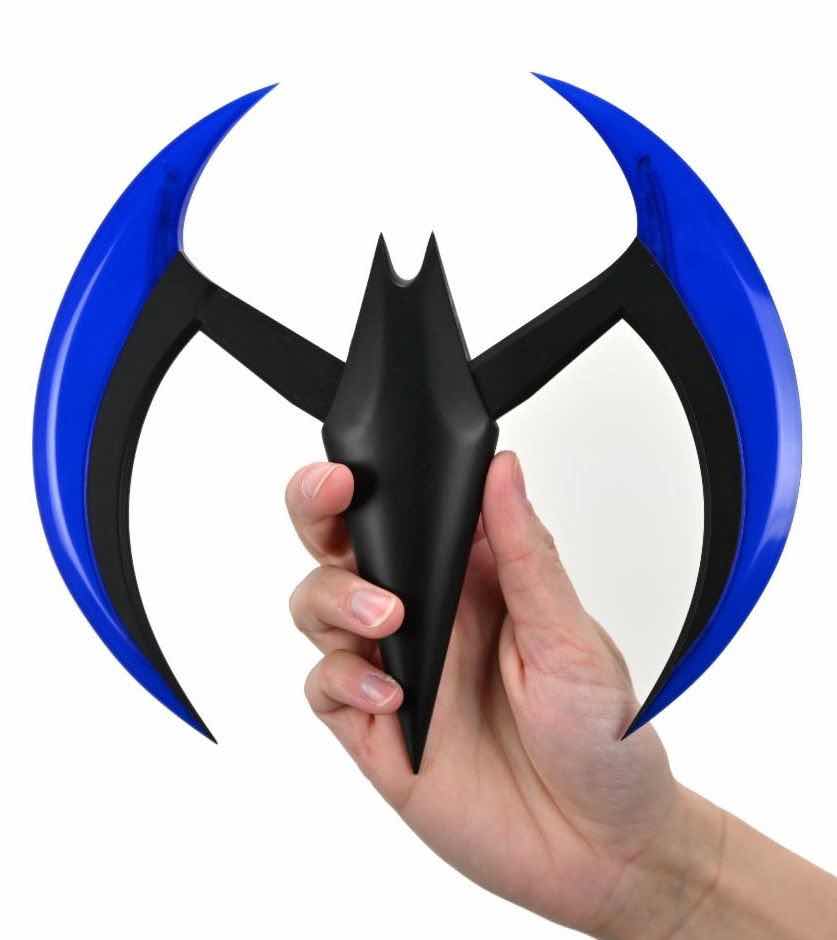 Replica Neca batman beyond · batarang blue with ligths