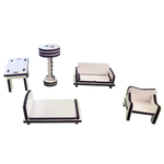 Juego de mesa gigantes moviendo mueblecitos