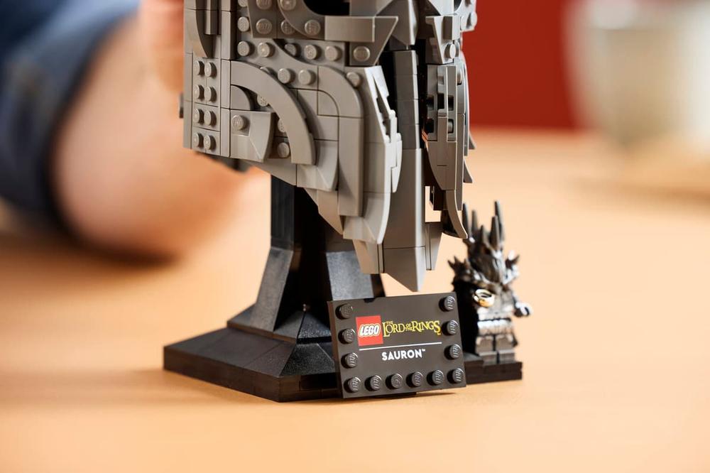 Lego el señor de los anillos casco de sauron