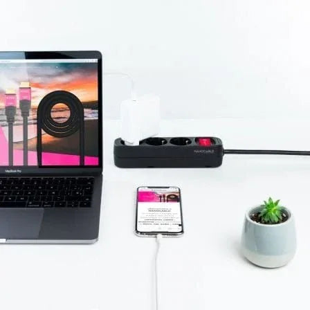 Regleta con Interruptor Nanocable 10.38.0003-BK/ 3 Tomas de Corriente/ Cable 1.4m/ Negra - PixelPlaza