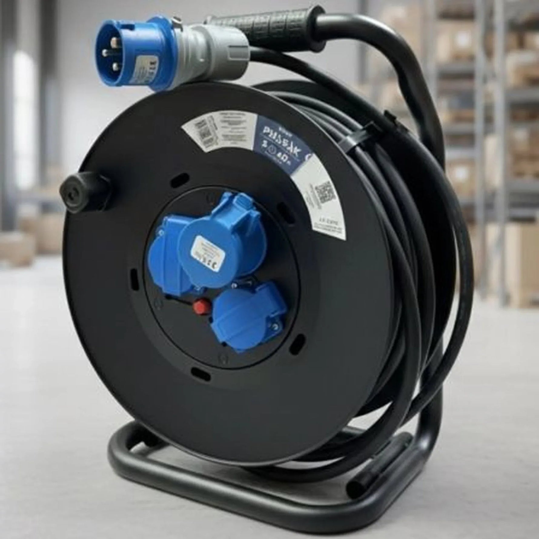 Regleta enrollable Phasak BN 3478/ 2 Tomas de corriente/ 1 Enchufe industrial 2P+TT/ Cable 40m/ Negro y Azul - PixelPlaza