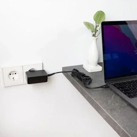 Cargador de Portátil GaN TooQ TQLC-USBCGAN65PD USB Tipo-C/ 65W/ Automático/ Voltaje 5-20V - PixelPlaza