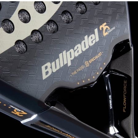 Pala de Pádel Bullpadel Flow Legend 2026 (Alejandra Salazar)/ Blanca y Negra