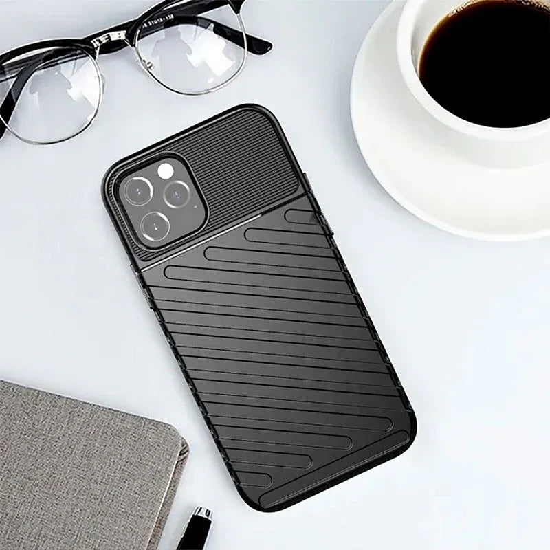 Carcasa COOL para iPhone 16 Pro Thunder Negro - PixelPlaza