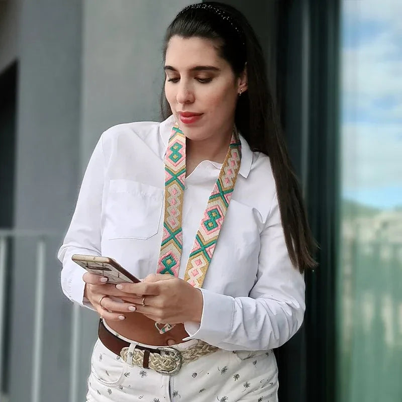 Correa Colgante COOL Universal con Tarjeta para Smartphone Mostaza - PixelPlaza