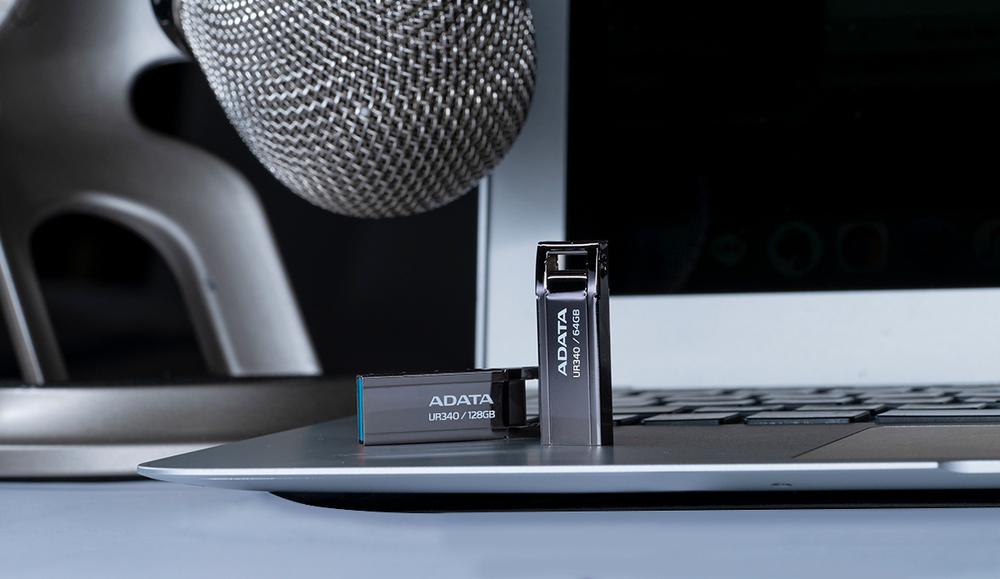 Memoria USB 3.2 ADATA ur340 64GB negro metalico