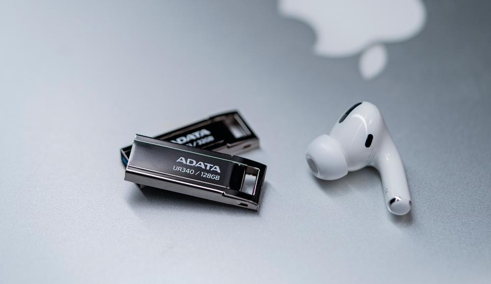 Memoria USB 3.2 ADATA ur340 64GB negro metalico