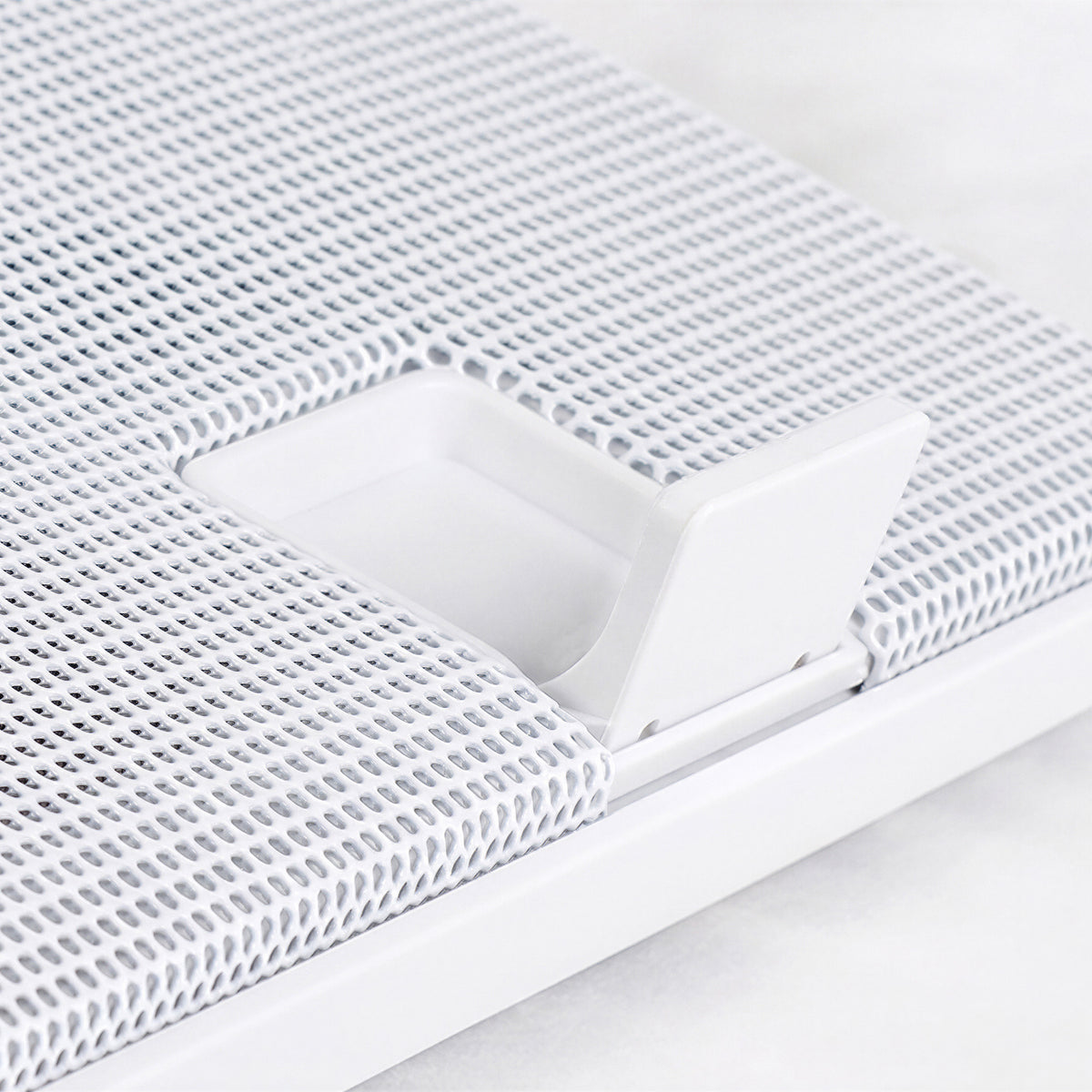 Base de refrigeración mars gaming mnbc2 para portátil 17.3 pulgadas 5 ventiladores blanca
